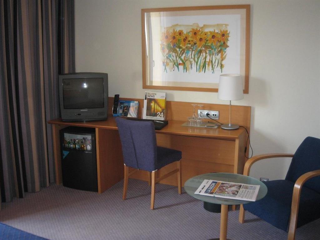 Silken Alfonso X Hotel Ciudad Real Kamer foto