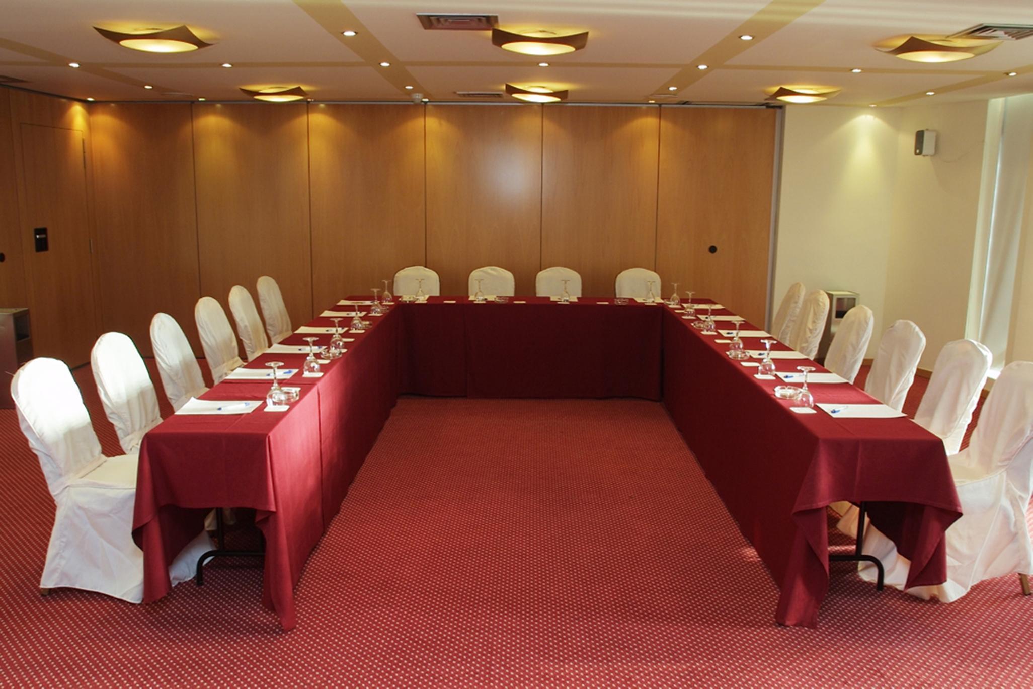 Silken Alfonso X Hotel Ciudad Real Zakenleven foto