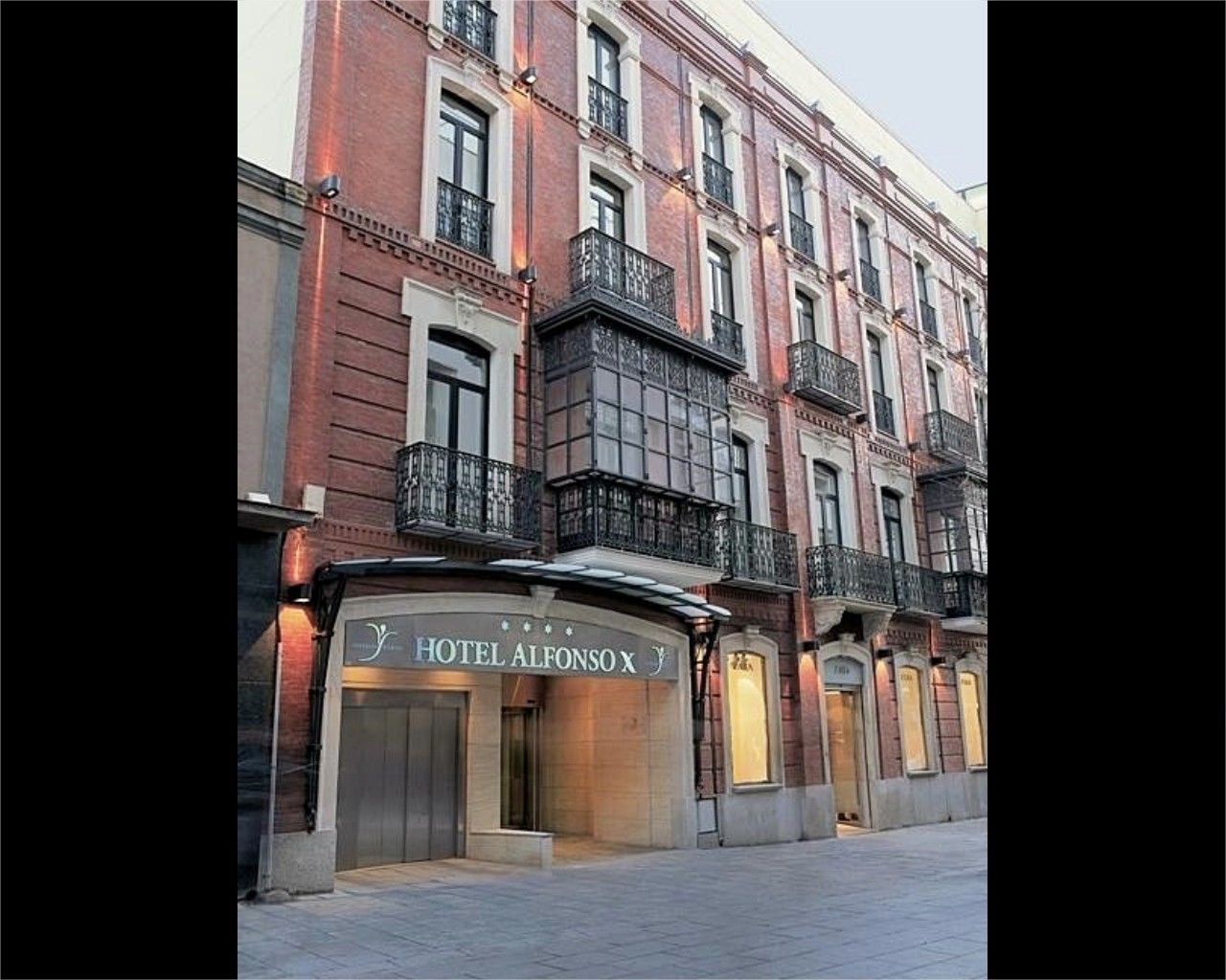 Silken Alfonso X Hotel Ciudad Real Buitenkant foto